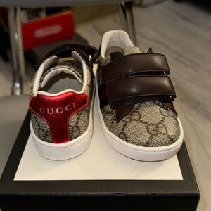 21 EUR - 4.5 US BROWN & TAN WITH RED & GREEN ACCENT GUCCI SNEAKERS